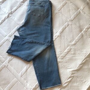 Torrid Jeans Medium wash Raw Hem. Five pocket biker core casual comfortable